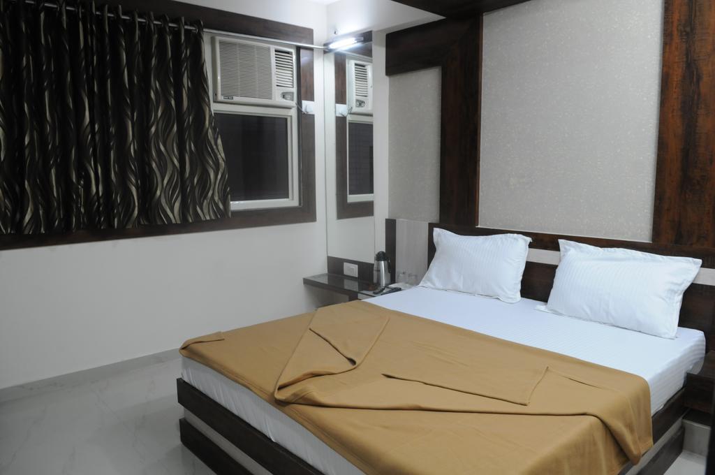 Oyo Hotel Sree Balaji Residency Ahmedabad Phòng bức ảnh